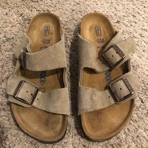 Like New Birkenstock Arizona Size 35 Taupe Sandal